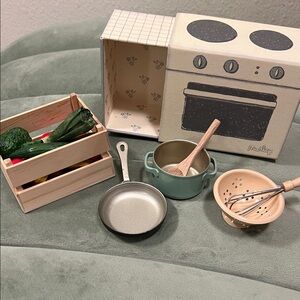 Maileg fruits and veggies and miniature cooking set